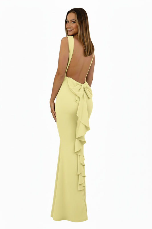 espalda vestido de fiesta sirena con espalda descubierta y lazo amarillo