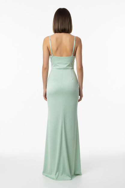 espalda vestido sirena escote corazón con abertura en la falda verde agua